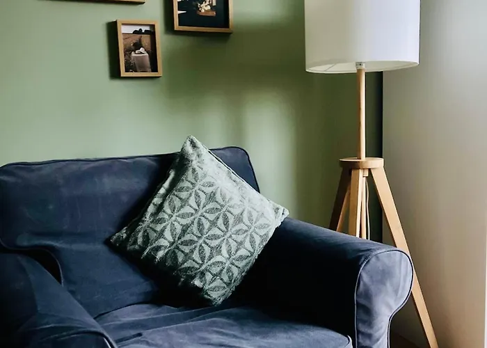 Kurz Vor Berlin هوبيغارْتْنْ