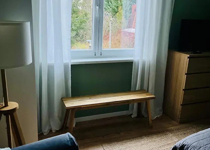 Kurz Vor Berlin * هوبيغارْتْنْ