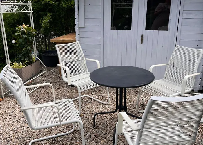 شقة Kurz Vor Berlin هوبيغارْتْنْ